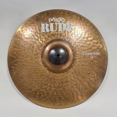 4 symbaalia, 1 Sabian B8 Splash 10"/25cm, 1 Sabien B8X Medium Crash 16"/41cm, 1 Paiste Rude Wild Crash 18", 1 Paiste Crash/Ride 18", laukku Lähetetään postipakettina.