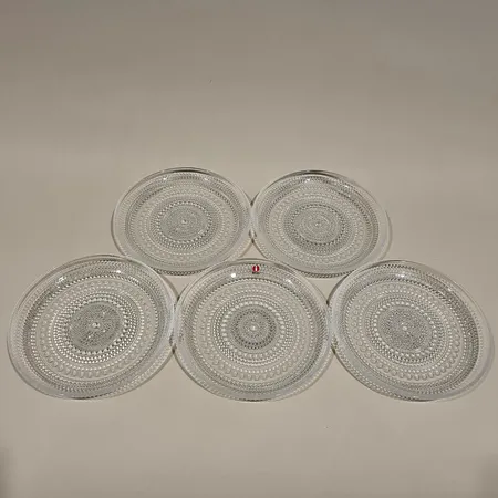 Viisi Kastehelmi lautasta, Iittala, Ø 170 mm, kirkas. Lähetetään postipakettina.
