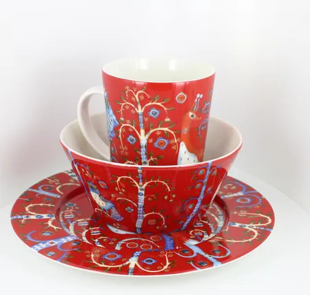 Leipälautanen, kahvikuppi ja kulho,  Iittala, Taika, design Klaus Haapaniemi, punainen Lähetetään postipakettina.