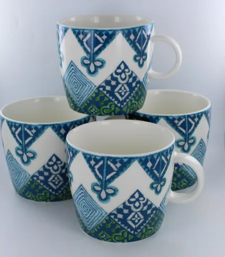 4 kahvikuppia, Vallila, Serafina muru, design Riina Kuikka, vetoisuus 3,5dl Lähetetään postipakettina.