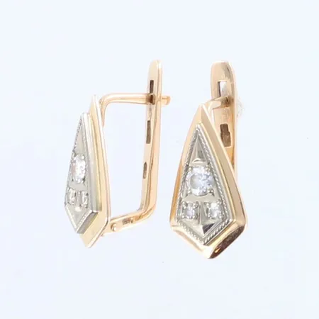 Timanttikorvakorut 2xn.0.13ct ja 4xn.0.03ct, korkeus 15mm, 585 kelta- ja valkokulta Paino: 4,7 g
*Kuvasta muutettu 21.6.21*