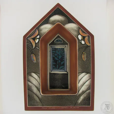 Seinälampetti Arabia, Kirkon ikkuna, Design Heljä Loukko-Sundström 1984, mitat 36x24cmx5cm.  Lähetetään postipakettina.