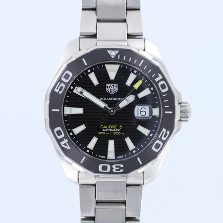 Rannekello Tag Heuer Aquaracer 300m/1000ft, calibre 5, automatic, rungon Ø44,5mm, rannekkeen pituus 175mm, kolme rannkkeen jatkopalaa,  laatikko ja takuutodistus Lähetetään postipakettina.