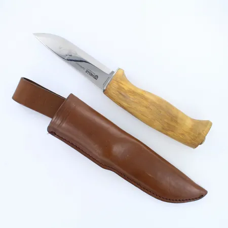 Puukko Helle Fjellkniven, pituus 210mm, nahkatuppi. Lähetetään postipakettina.