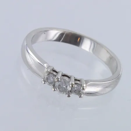 Timanttisormus 1xn.0.10ct 2xn.0.05ct, koko 17,  todistus,  585 valkokulta, Paino: 2,8g