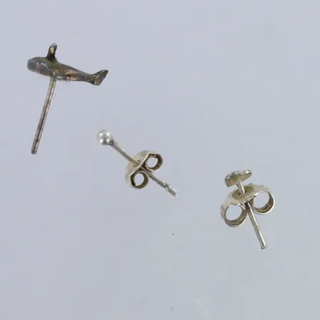 Kolme korvakorua, korkeudet 2-5mm, 800br, Paino: 0,8g