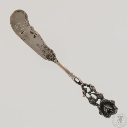 Veitsi, Ruusu, kaiverrettu ja käytön jälkiä, pituus 125mm, 813,  Paino: 17 g