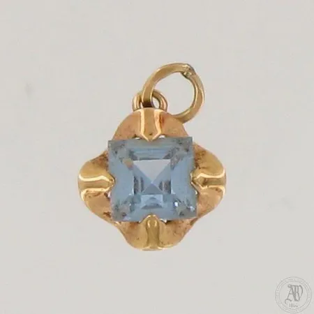 Kiviriipus, korkeus ja leveys 15mm ja 11mm, 750br,  Paino: 0,7 g