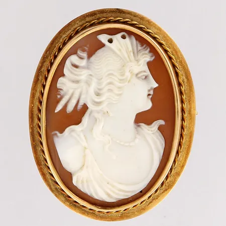 Camee-rintaneula, käytönjälkiä, korkeus 41mm, leveys 32mm, 750br Paino: 9 g