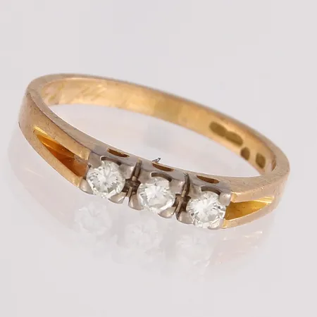 Timanttisormus 3xn.0.07ct, kaiverrettu, käytön jälkiä, koko 16¾, 750, Paino: 2,6 g