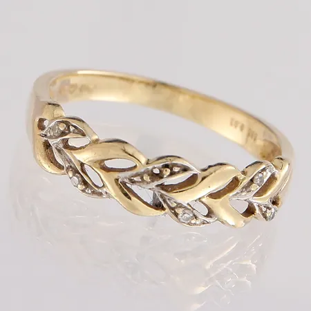 Viallinen timanttisormus 5xn.0.005ct, yksi timanttii puuttuu, runkohieman soikea, 585, Paino: 1,8 g