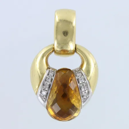 Kiviriipus timanteilla 8xn.0.01ct, käytön jälkiä, korkeus 34mm, 750br Paino: 14,8 g