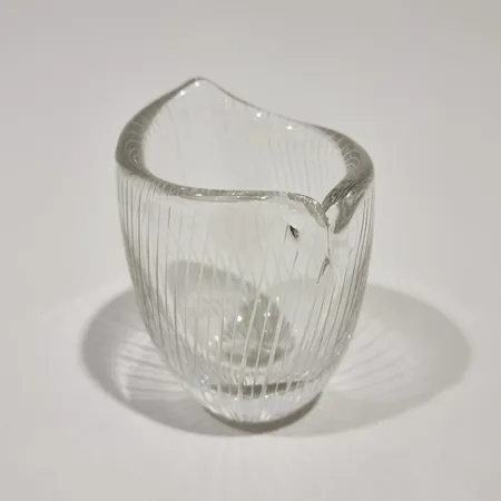 Maljakko, viivahiottu, signeeraus Tapio Wirkkala - 57, n.3132, korkeus 10,5cm Lähetetään postipakettina.
