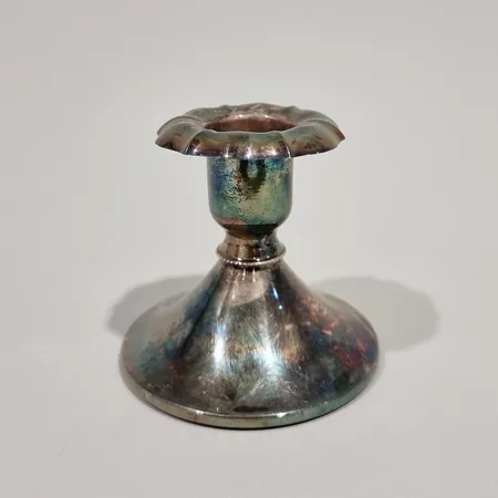 Kynttilänjalka, korkeus 72mm, 813br, Paino: 68,4 g Lähetetään postipakettina.