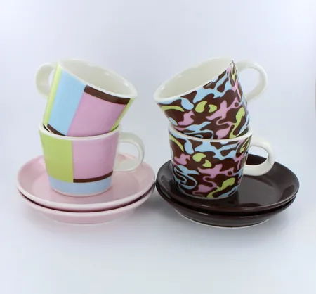 Neljä  Espressokuppia ja asettia, Arabia, Piccolo & Presso ja Koko Lähetetään postipakettina.
