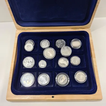 15 kpl juhlarahoja, paino ilmoitettu muoveineen, 813-925, Paino: 323 g