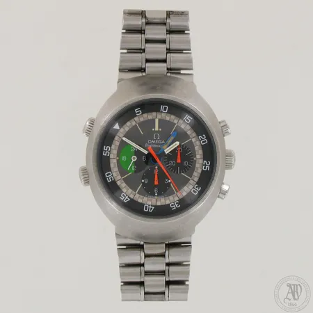 Teräsrannekello Omega Flightmaster, automaatti, ref. 145.013, Caliber 910, sarjanumero 29134581-69, taulun Ø 45mm, rannekkeen pituus 190mm, ranneke hieman venynyt, rungossa käytön jälkiä, mukana rannekkeen solki ja laatikko.