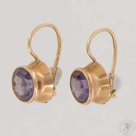 Kivikorvakorut, korkeus 15mm ja Ø 8,7mm, 585br,  Paino: 1,6 g
