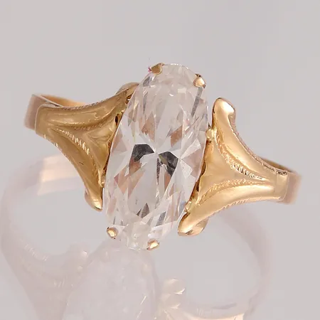 Kivisormus, kaiverrettu, koko 19, 585br,  Paino: 2,6 g
