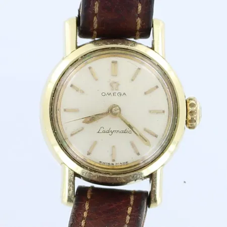 Rannekello, Omega Seamaster Ladymatic, kaiverrettu, taulun Ø18mm, nahkaranneke ei alkuperäinen, huomattavia käytönjälkiä, 