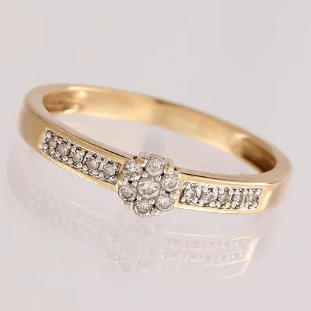 Timanttisormus 7xn.0.02ct ja 10xn.0.005ct, koko 19, 585,  Paino: 2,4 g
