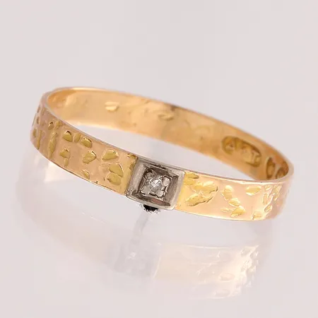 Kuvioitu timanttisormus 1xn.0.005ct,  koko 16, 750,  Paino: 1,1 g