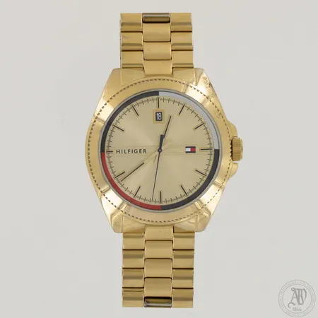 Teräsrannekello Hilfiger quartz metallirannekkeella, mallinumero 28457, Ø ja pituus 45mm ja 170mm, takuu voimassa neljä vuotta ostohetkestä 12.3.2021. 