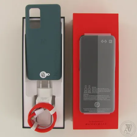 OnePlus 9 Pro 12 5G, 256GB Forest Green, kuin uusi, mukana laatikko, kuoret ja laturi