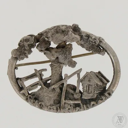 Rintaneula, korkeus 35mm ja leveys 41mm, 813,  Paino: 12,8 g