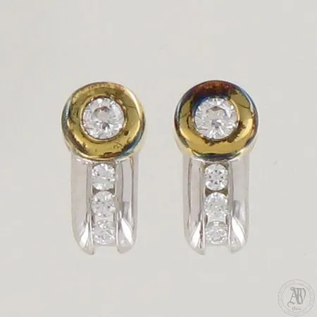 Kivikorvakorut, korkeus 11,2mm ja leveys 5,8mm, 925br,  Paino: 2,6 g