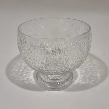 Boolimalja, Iittala, Kekkerit, Design Timo Sarpaneva, Ø19,5 cm, korkeus 17,5cm, sisäreunassa 5x8mm särö