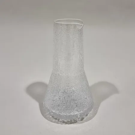 Karahvi, Iittala, Ultima Thule, design Tapio Wirkkala, korkeus 22cm