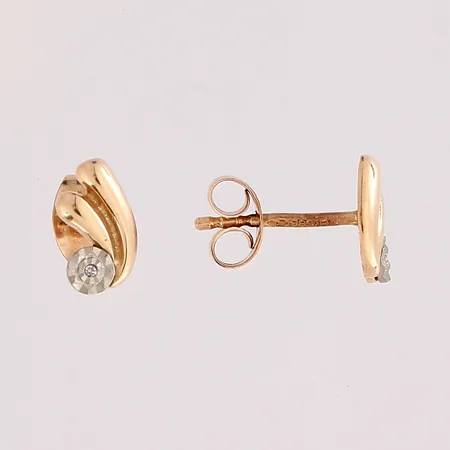 Kivikorvakorut, korkeus 7mm, 585br,  Paino: 0,9 g