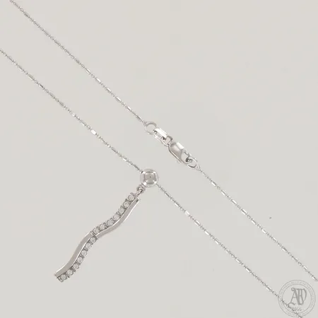 Kaulakoru kivillä, ketjun pituus 45cm , riipuksen leveys ja korkeus 1mm ja 38mm, 585br valkokulta,  Paino: 4,3 g
