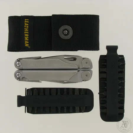 Leatherman Wave +, mukana kotelo, käyttöohje ja 42 erilaista päätä