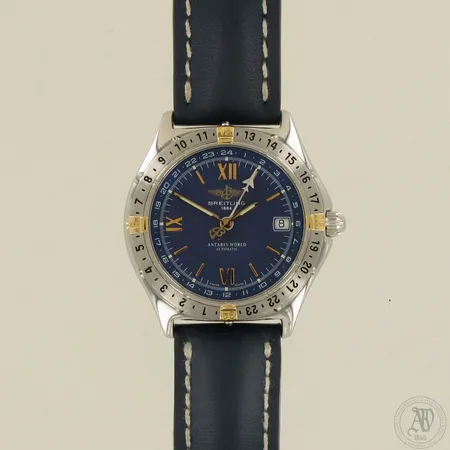 Teräsrannekello Breitling Antares World, automaatti, sarjanumero 14107, taulun Ø 41mm, nahkaranneke, rannekkeen pituus 180-210mm, lasissa hyvin pieniä käytön jälkiä, säilytyskotelo ja Lindroosin huoltokuitti päivätty 3.4.2020