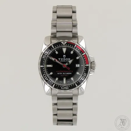 Teräsrannekello Tudor Hydronaut II, automaatti, mallinumero 20060N, sarjanumero J93929, taulun Ø 44mm, rannekkeen pituus 185mm, lasissa hyvin pieniä käytön jälkiä, rannekkeessa pieniä käytön jälkiä, mukana laatikko ja takuukortti. 