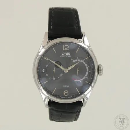 Teräsrannekello Oris Atelier Calibre 111, automaatti, ref.0111-7700-40-63SETL, taulun Ø 46mm, nahkaranneke, rannekkeen pituus 185mm, rannekkeen lukossa käytön jälkiä, mukana laatikko, kuitti, käyttöohje ja takuukortti.