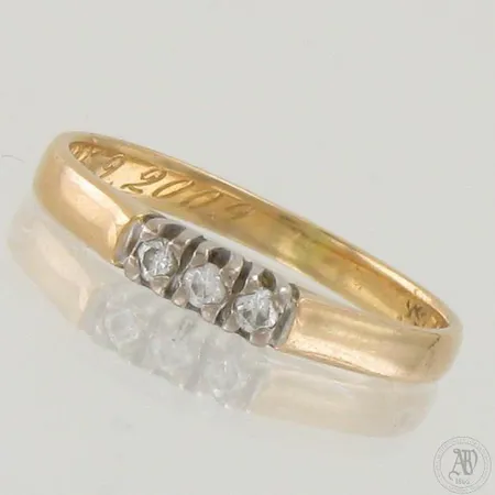 Viallinen timanttisormus 3xn.0.02ct, 750,  Paino: 2,6 g