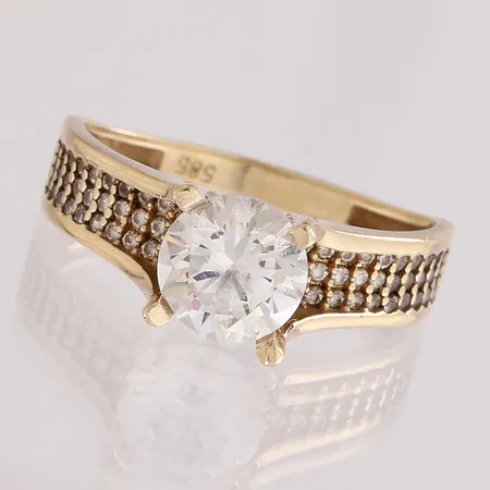 Kivisormus, koko 17½, 585br, Paino: 3,5 g