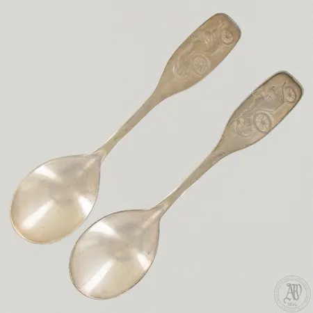 Kaksi kummilusikkaa, pituus 140mm, kaiverrettu, 830,  Paino: 59,5 g