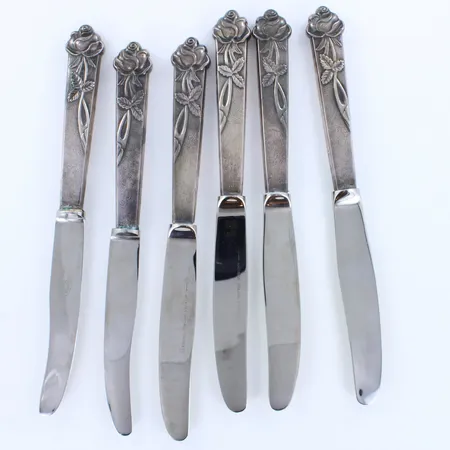 Kuusi veistä, pituus 171mm, 813br,  Paino: 285,6 g