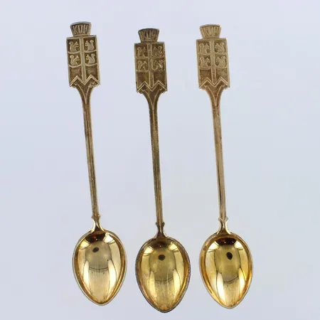 Kolme vaakunakahvilusikkaa, pituus 112mm, 813h , Paino: 33,4 g