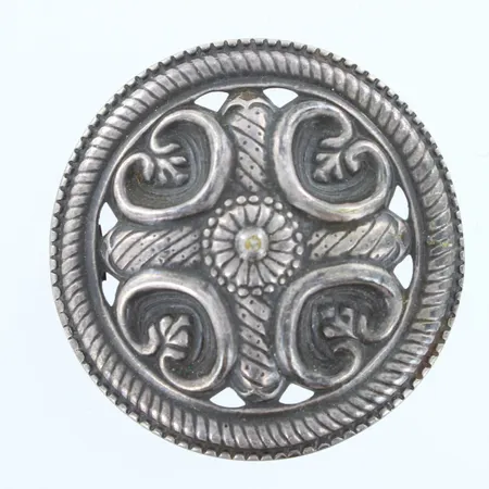 Rintaneula, kalevala koru, Ø47mm, metallia