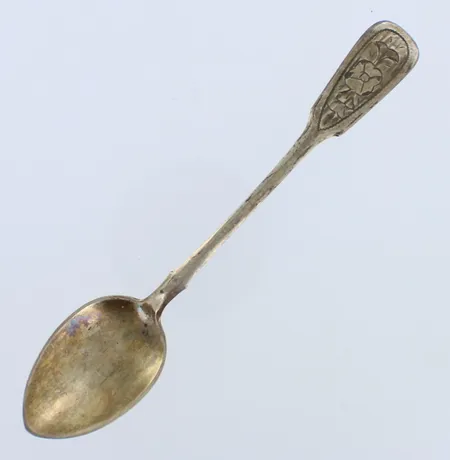 Kahvilusikka, koristeltu, pituus 130mm, vuodelta 1872,  84 Zolotnik, 875,  Paino: 13,6 g