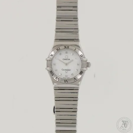 Teräsrannekello Omega Constellation My Choice, quartz, ref.15617100, rungon Ø 22mm, rannekkeen pituus 150mm, rannekkeessa pieniä käytön jälkiä, mukana takuukortti ja laatikko. 