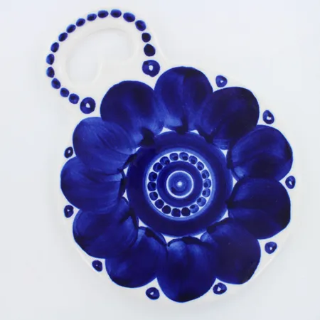 Talouslautanen, valecia, Design Ulla Procopé, vuosi 1960-luku, pituus 22cm