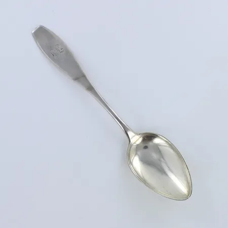 Jälkiruokalusikka, matta, kaiverrettu, pituus 162mm, 813h,  Paino: 25,9 g