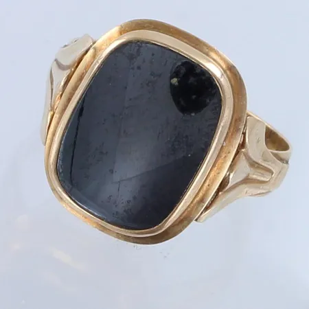 Kivisormus, kaiverrettu, koko 21, 585br,  Paino: 6,3 g