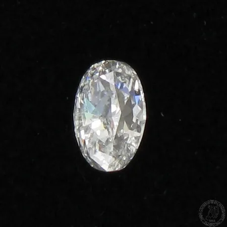 Ovaali-timantti, mitat 7,35-5,56-3,4mm, 1.0ct, Wesselton, Si2, aitoustodistus Jalokivilaboratorio Aito Koskinen 14.11.2008. 